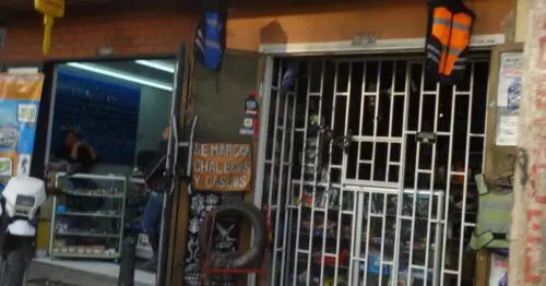 REPUESTOS Y LUJOS LA 103 REPUESTOS Y LUJOS LA 103